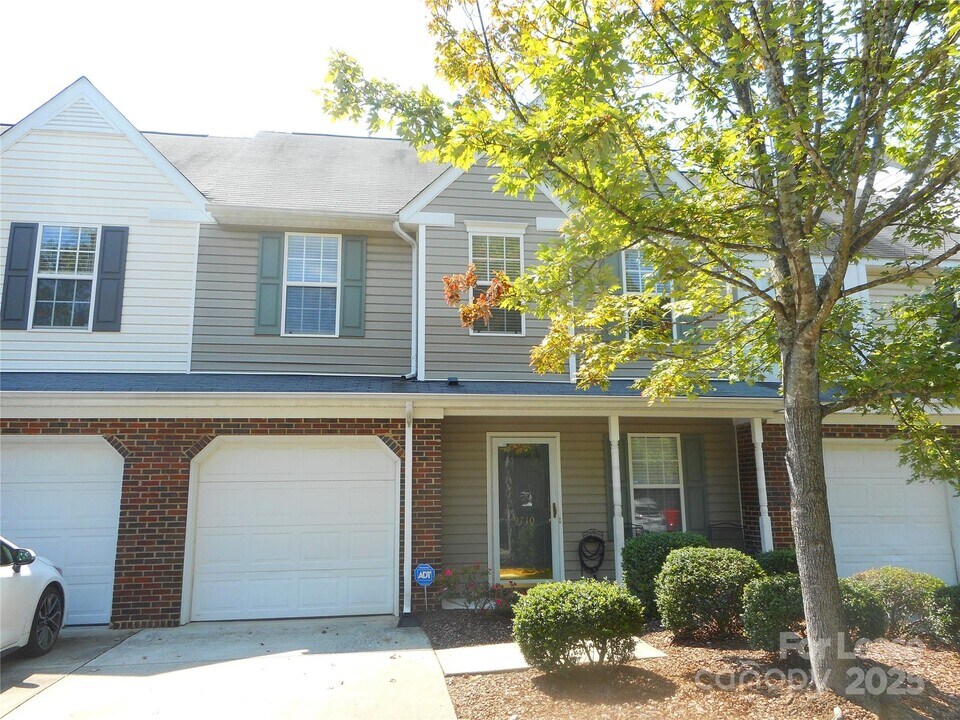 9710 Elizabeth Townes Ln in Charlotte, NC - Building Photo