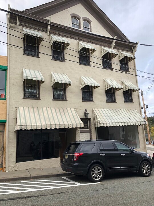 9 Moran St, Unit 2 in Newton, NJ - Building Photo