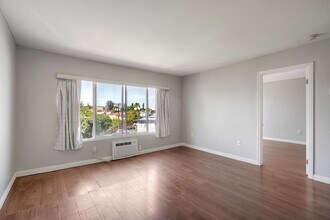 4860 Rolando Ct in San Diego, CA - Building Photo - Building Photo