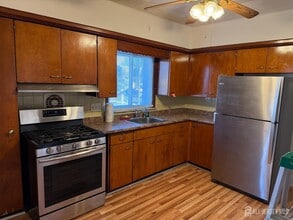 24 Howard St in Perth Amboy, NJ - Building Photo - Building Photo