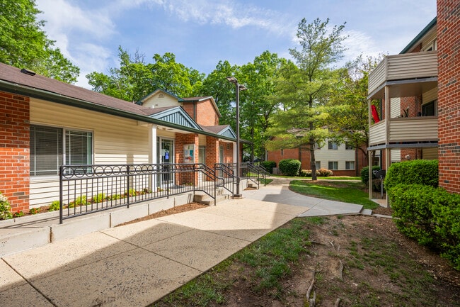 West Glade in Reston, VA - Foto de edificio - Building Photo