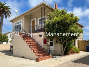277 Van Buren St-Unit -Apt B in Monterey, CA - Building Photo - Building Photo