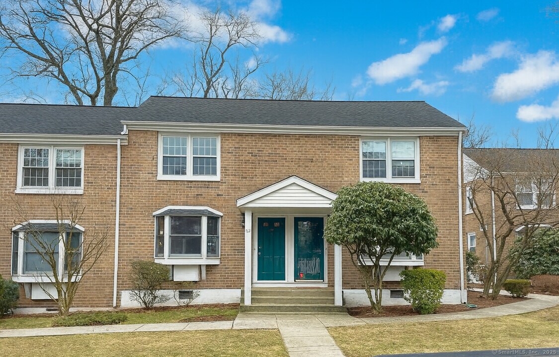 245 Sunnyridge Ave in Fairfield, CT - Building Photo