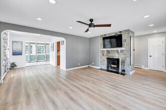 61 Wakeley St in Shelton, CT - Building Photo - Building Photo