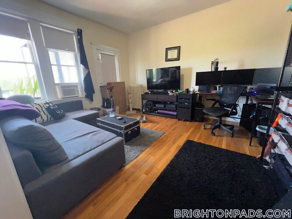 131 Washington St in Boston, MA - Building Photo