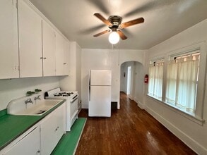 803 Melrose Ave in Iowa City, IA - Building Photo - Building Photo