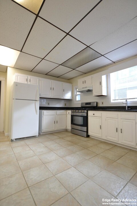 11 Mapleton St, Unit 2 in Boston, MA - Building Photo