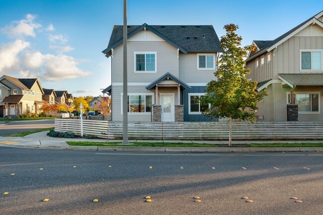 700 Springside Ln in Bellingham, WA - Building Photo - Building Photo