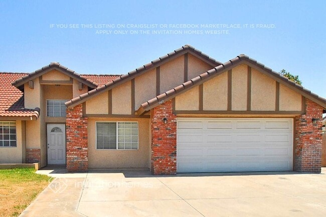 property at 949 N Forest Ave