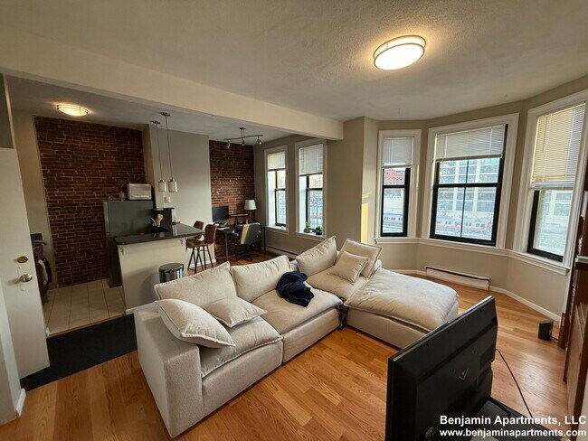 30 Curtis St, Unit 8 in Boston, MA - Building Photo - Building Photo