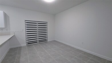 11811 SW 247th Ter in Princeton, FL - Foto de edificio - Building Photo