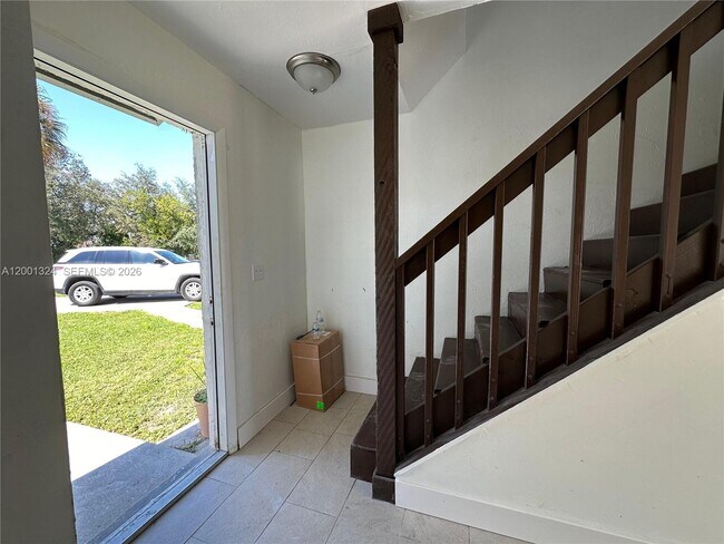 5535 Tenth Ave in Ft. Myers, FL - Building Photo - Building Photo