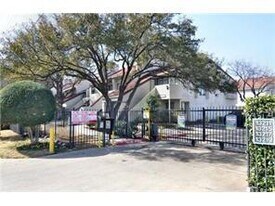 13219 Emily Rd in Dallas, TX - Building Photo
