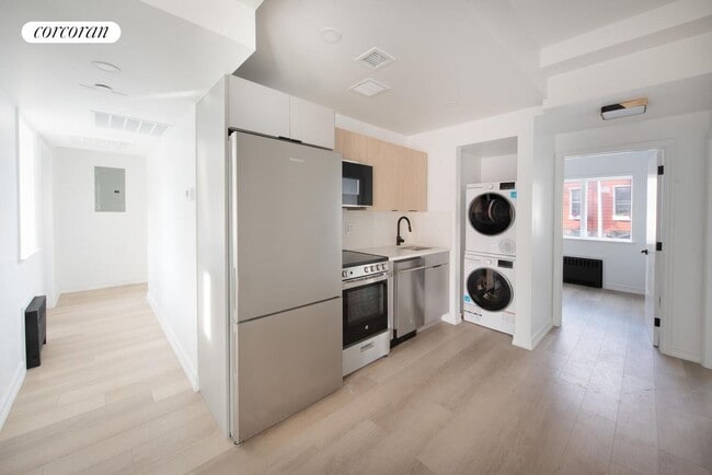 26 Broome St in Brooklyn, NY - Building Photo - Building Photo