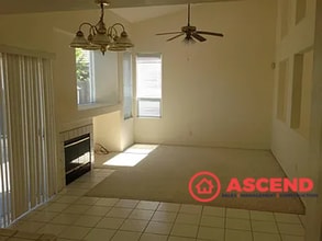 8310 Persimmon Dr in Bakersfield, CA - Building Photo - Building Photo