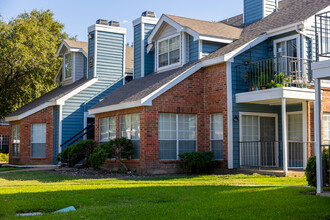 The Trails of Valley Ranch in Irving, TX - Building Photo - Building Photo