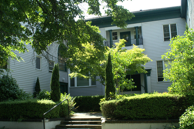 The Court in Seattle, WA - Foto de edificio - Building Photo