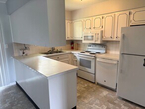 500 Highpoint Rd in Normal, IL - Building Photo - Building Photo