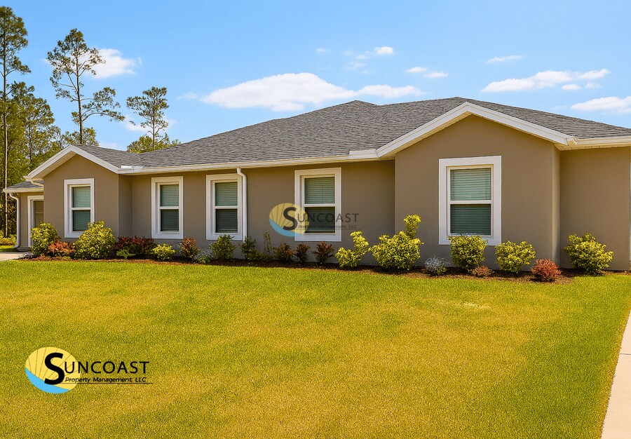 359 Greenbriar Blvd in Lehigh Acres, FL - Foto de edificio