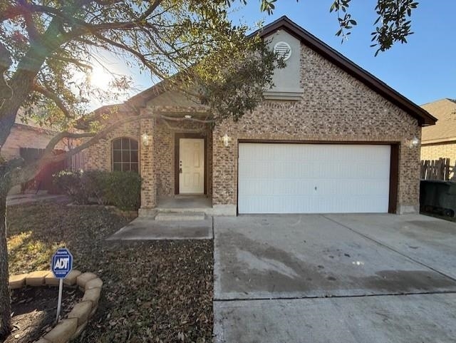 607 Cuervo Dr in Laredo, TX - Building Photo