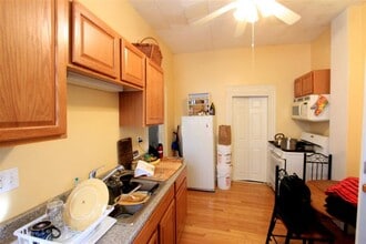 79 Kinnaird St, Unit 1 in Cambridge, MA - Foto de edificio - Building Photo