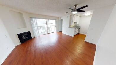 Regency Detroit Apartments in Los Angeles, CA - Building Photo - Interior Photo