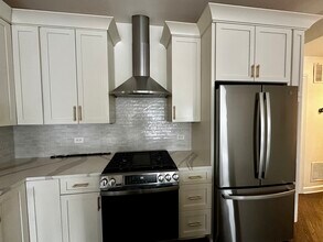 1547 N North Park Ave, Unit #2 in Chicago, IL - Foto de edificio - Building Photo