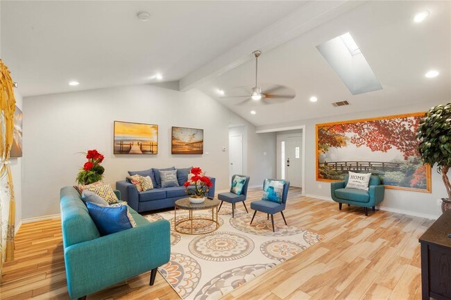 11200 Iron Oak Trail in Austin, TX - Building Photo - Building Photo