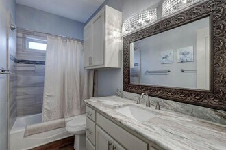 1002 Bayview Dr in Portland, TX - Building Photo - Building Photo
