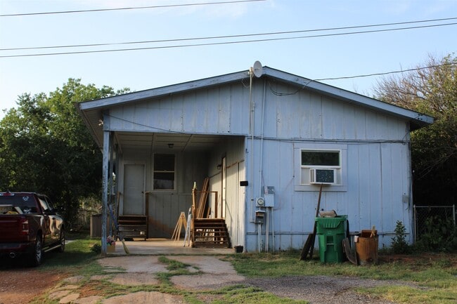 property at 303 W Taylor St