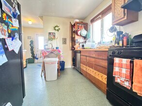34 Brooksdale Rd, Unit 2 in Boston, MA - Building Photo - Building Photo