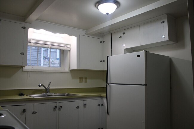 1732 Laramie St in Manhattan, KS - Building Photo - Building Photo