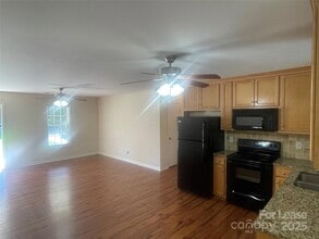 3793 Lee Moore Rd in Maiden, NC - Building Photo - Building Photo