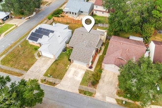 206 Cedar Ridge Way in Niceville, FL - Foto de edificio - Building Photo