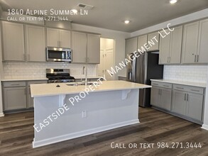 1840 Alpine Summer Ln in Apex, NC - Building Photo - Building Photo