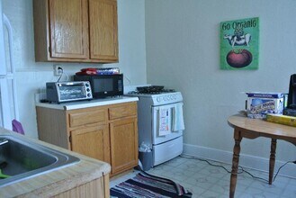 1715 Commonwealth Ave, Unit 9 in Boston, MA - Building Photo - Building Photo