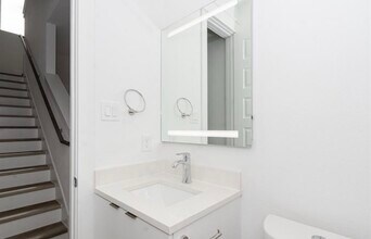 505 Schweikhardt St in Houston, TX - Building Photo - Building Photo