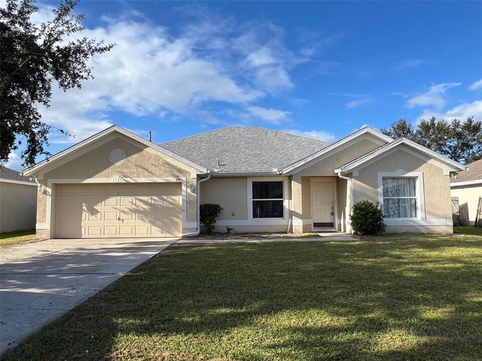 217 Grouper Ct in Kissimmee, FL - Foto de edificio