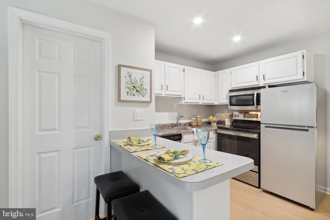 property at 6638 Hillandale Rd