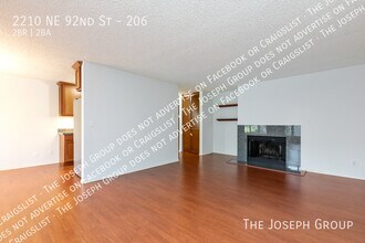 2210 NE 92nd St in Seattle, WA - Building Photo - Building Photo