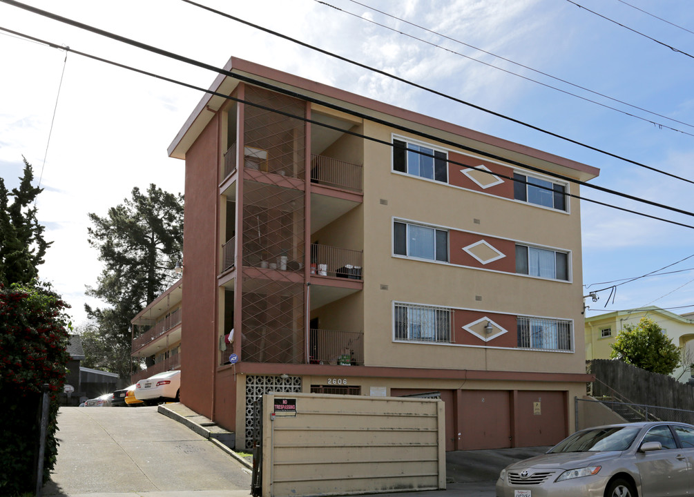 Palm View Apartments in Oakland, CA - Building Photo