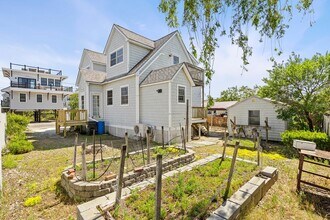 8 58th St in Newburyport, MA - Building Photo - Building Photo