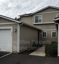 2436 SW 23rd St in Redmond, OR - Building Photo