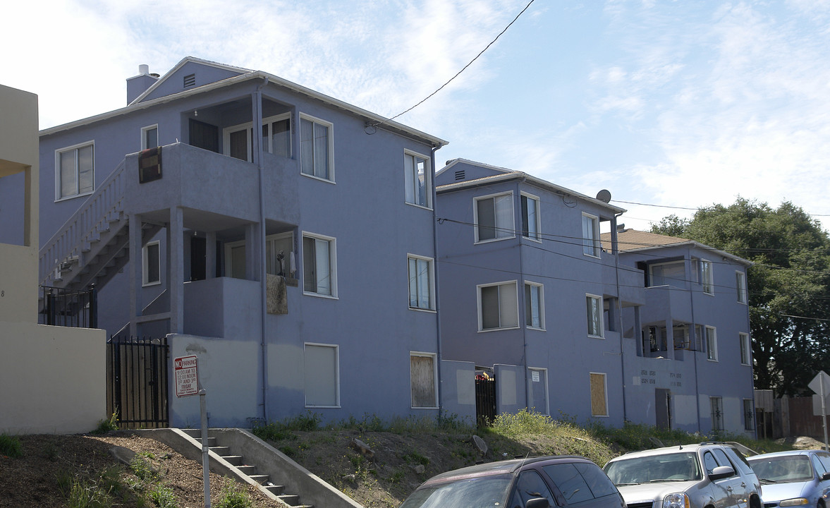 2528 26th Ave in Oakland, CA - Building Photo