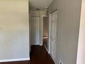 2702 Dale Dr, Unit B in Champaign, IL - Building Photo - Building Photo