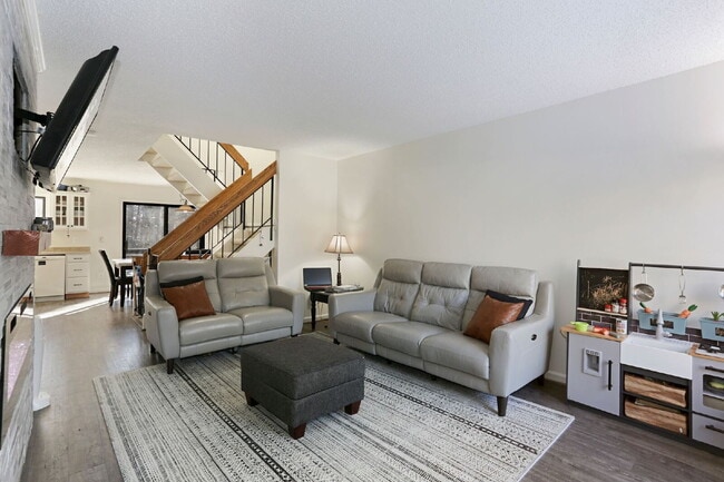 2104 Cartwright Pl in Reston, VA - Building Photo - Building Photo