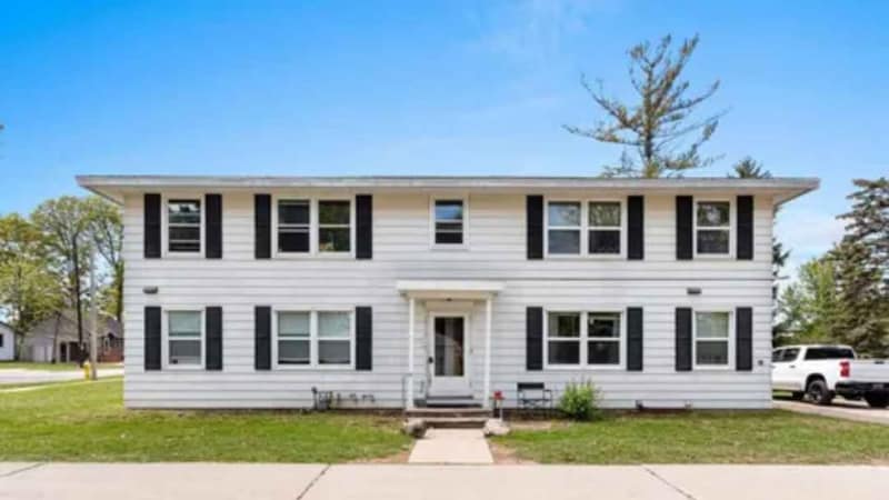 1114 Western Ave in Green Bay, WI - Building Photo