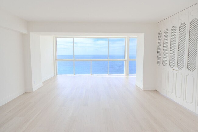 939 Coast Blvd in San Diego, CA - Building Photo - Building Photo