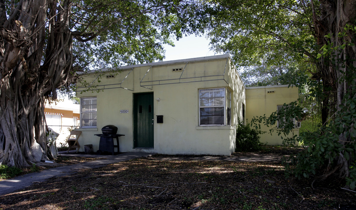 3004 Broadway in West Palm Beach, FL - Foto de edificio