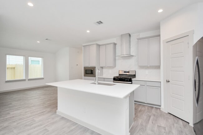 property at 12814 Heddington Grv Ln